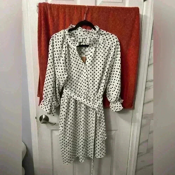 AWARE BY VERO MODA Cornelia V-Neck Three-Quarter Sleeve Dress in Snow White - Picture 4 of 8